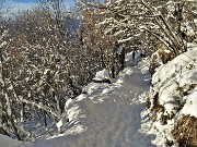 59 La neve fresca e soffice permette una facile divertente discesa